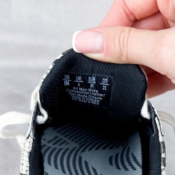 Dr. Scholl’s Women's Sneakers, Size 6M - Picture 13 of 15